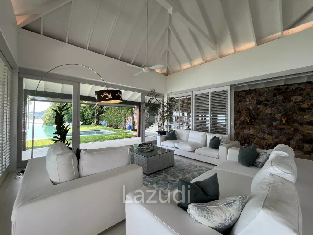 Incredible 6-Bed Waterfront Villa with 96m of Ocean-Frontage