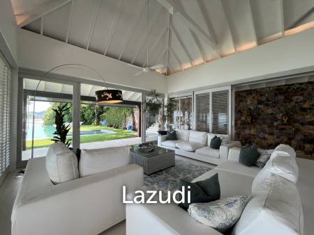 Incredible 6-Bed Waterfront Villa with 96m of Ocean-Frontage
