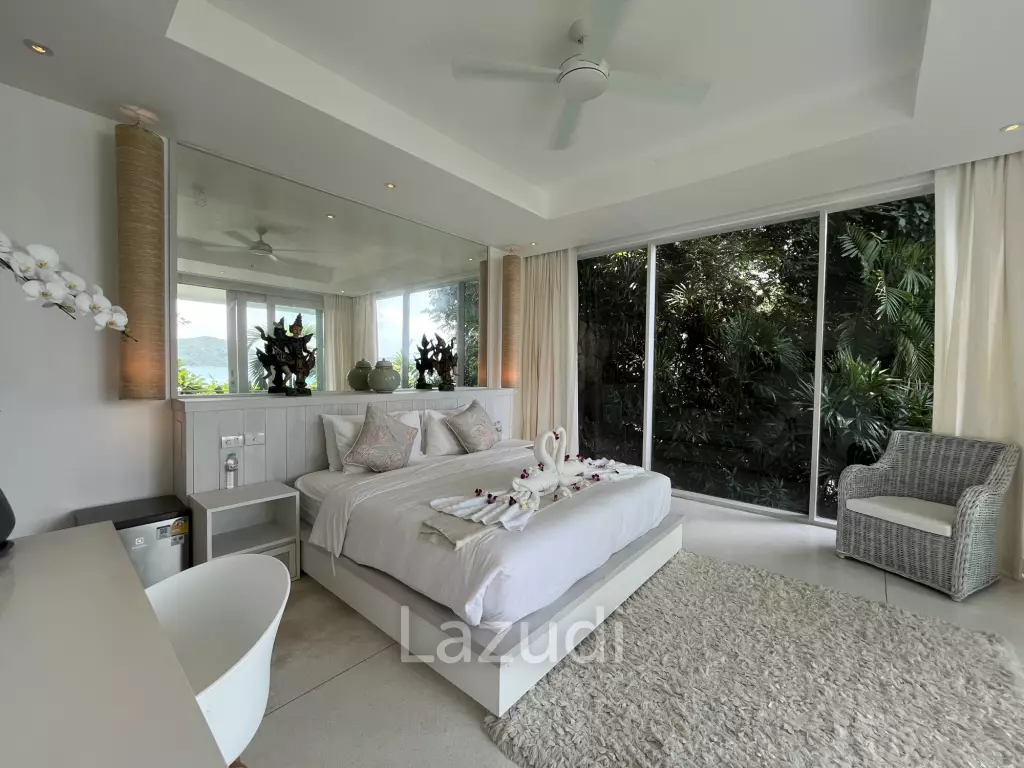 Incredible 6-Bed Waterfront Villa with 96m of Ocean-Frontage