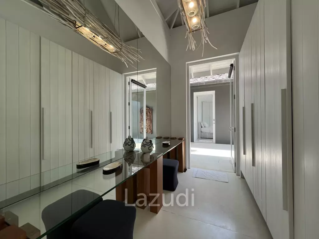 Incredible 6-Bed Waterfront Villa with 96m of Ocean-Frontage
