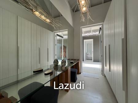 Incredible 6-Bed Waterfront Villa with 96m of Ocean-Frontage