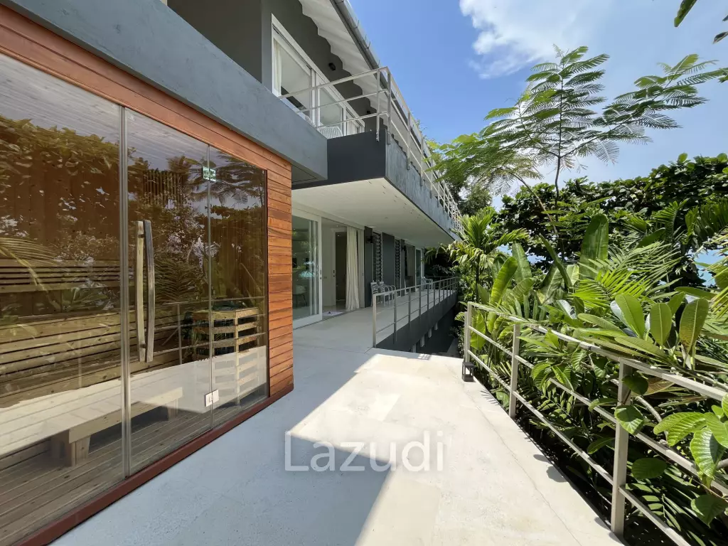 Incredible 6-Bed Waterfront Villa with 96m of Ocean-Frontage