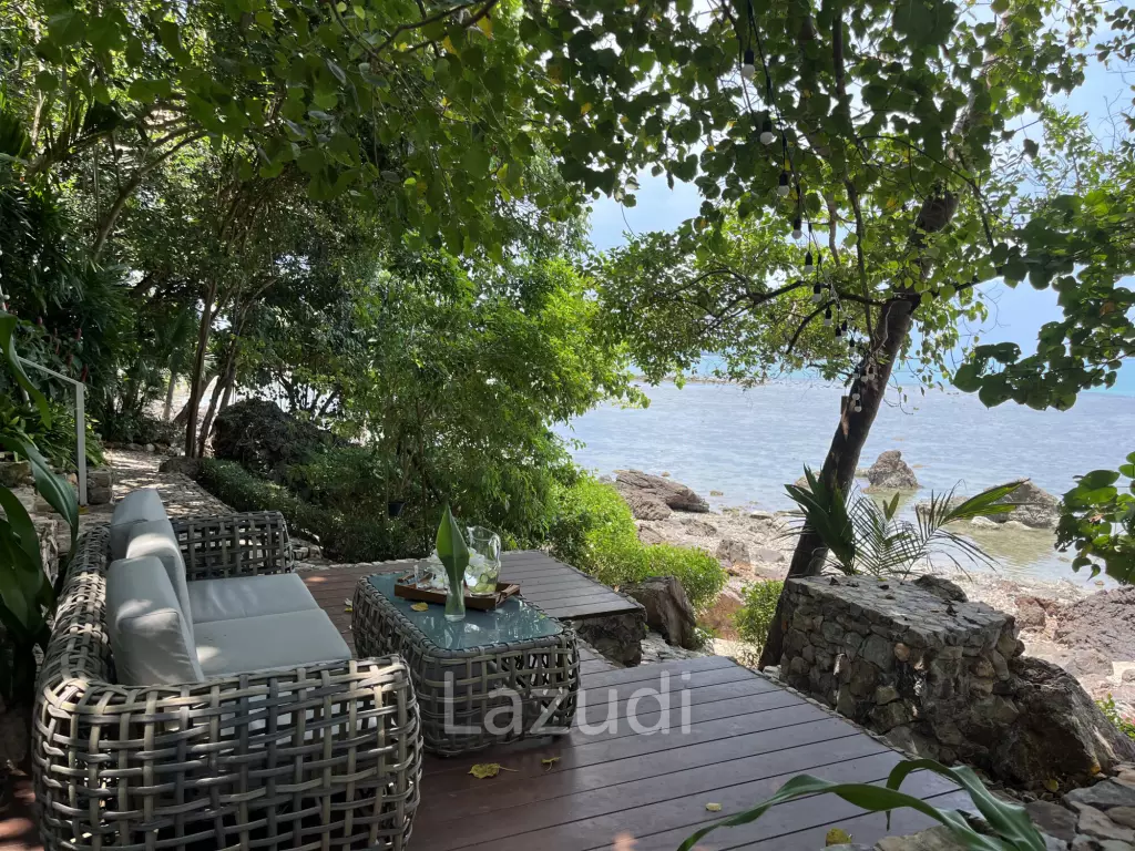 Incredible 6-Bed Waterfront Villa with 96m of Ocean-Frontage