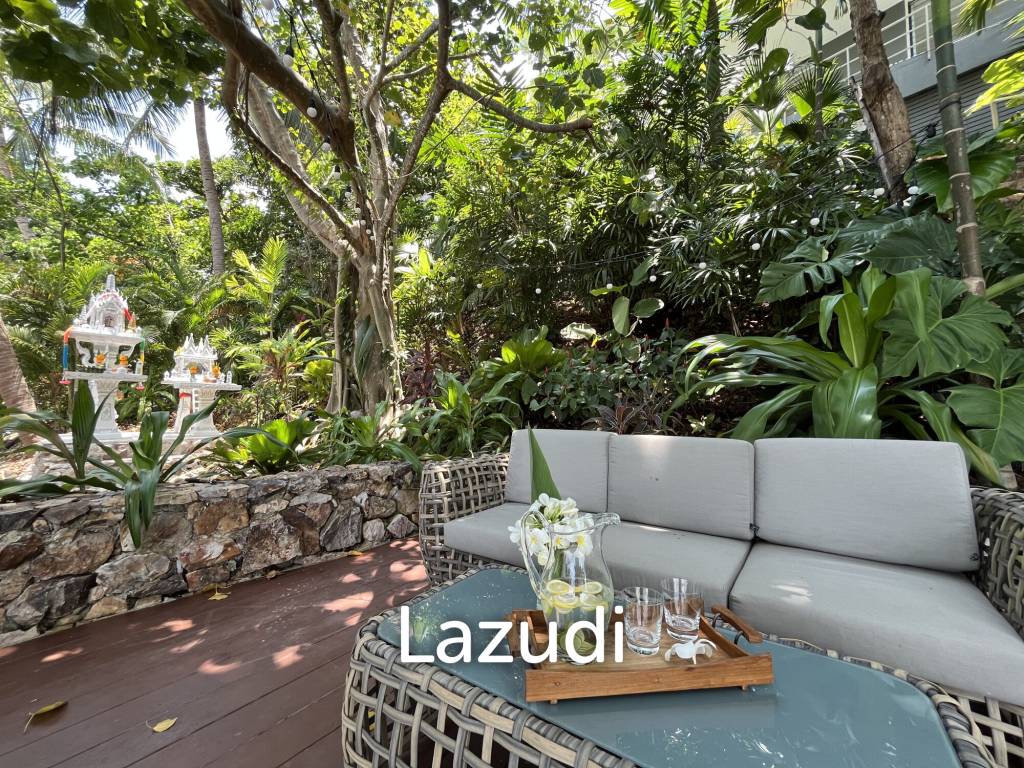 Incredible 6-Bed Waterfront Villa with 96m of Ocean-Frontage