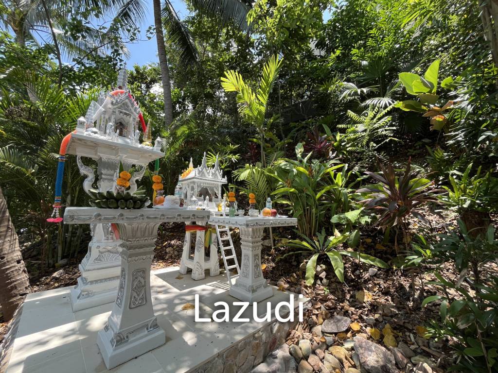 Incredible 6-Bed Waterfront Villa with 96m of Ocean-Frontage