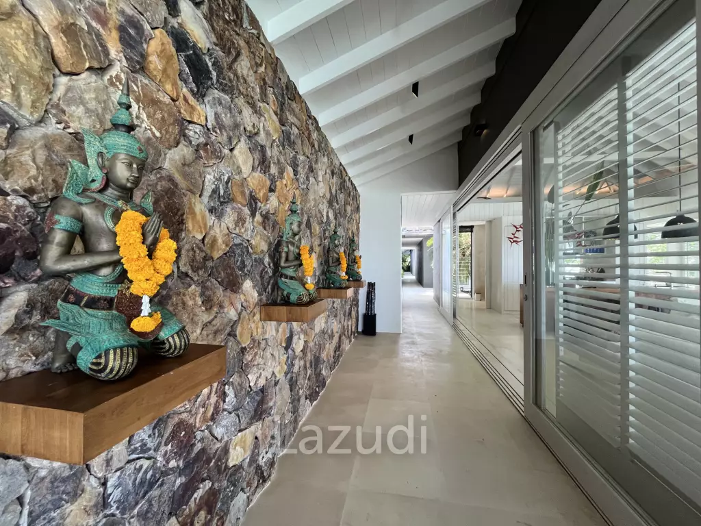 Incredible 6-Bed Waterfront Villa with 96m of Ocean-Frontage