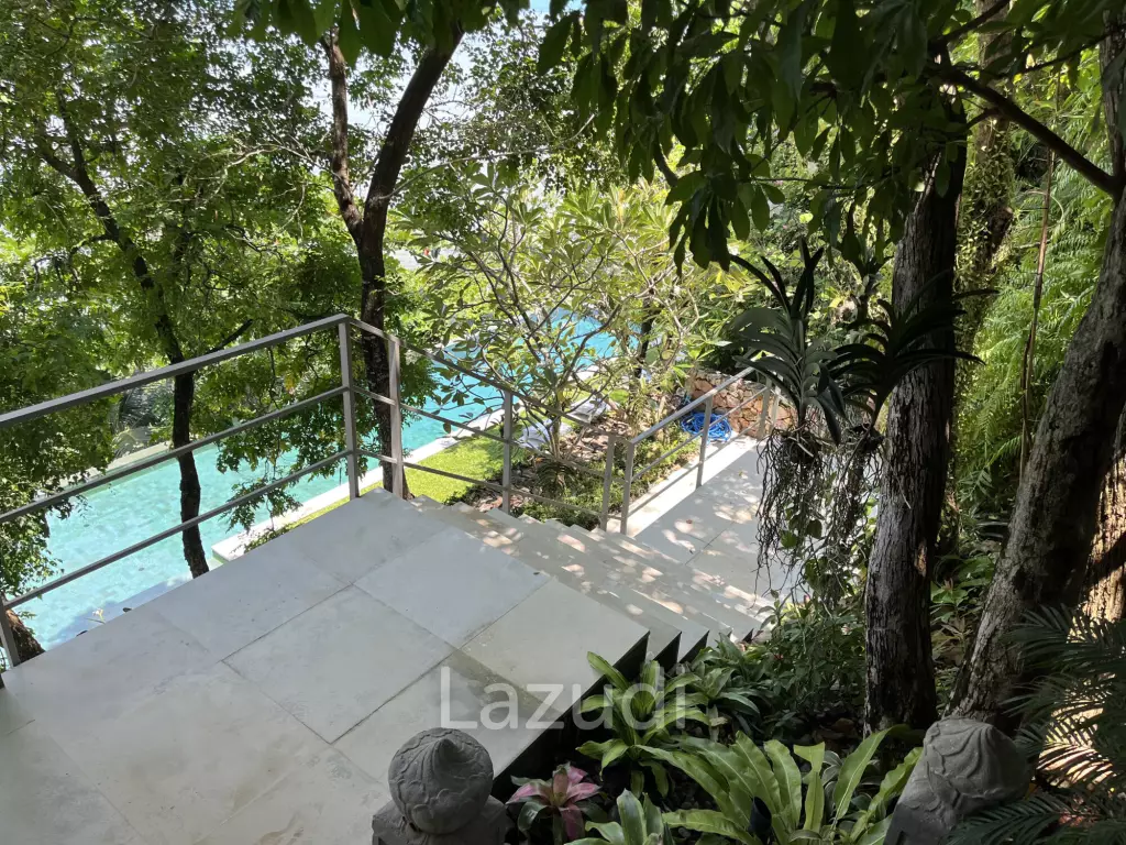 Incredible 6-Bed Waterfront Villa with 96m of Ocean-Frontage