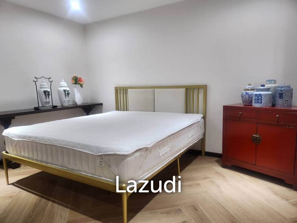 400 sqm townhouse in Chong Nonsi Yan Nawa with pool access