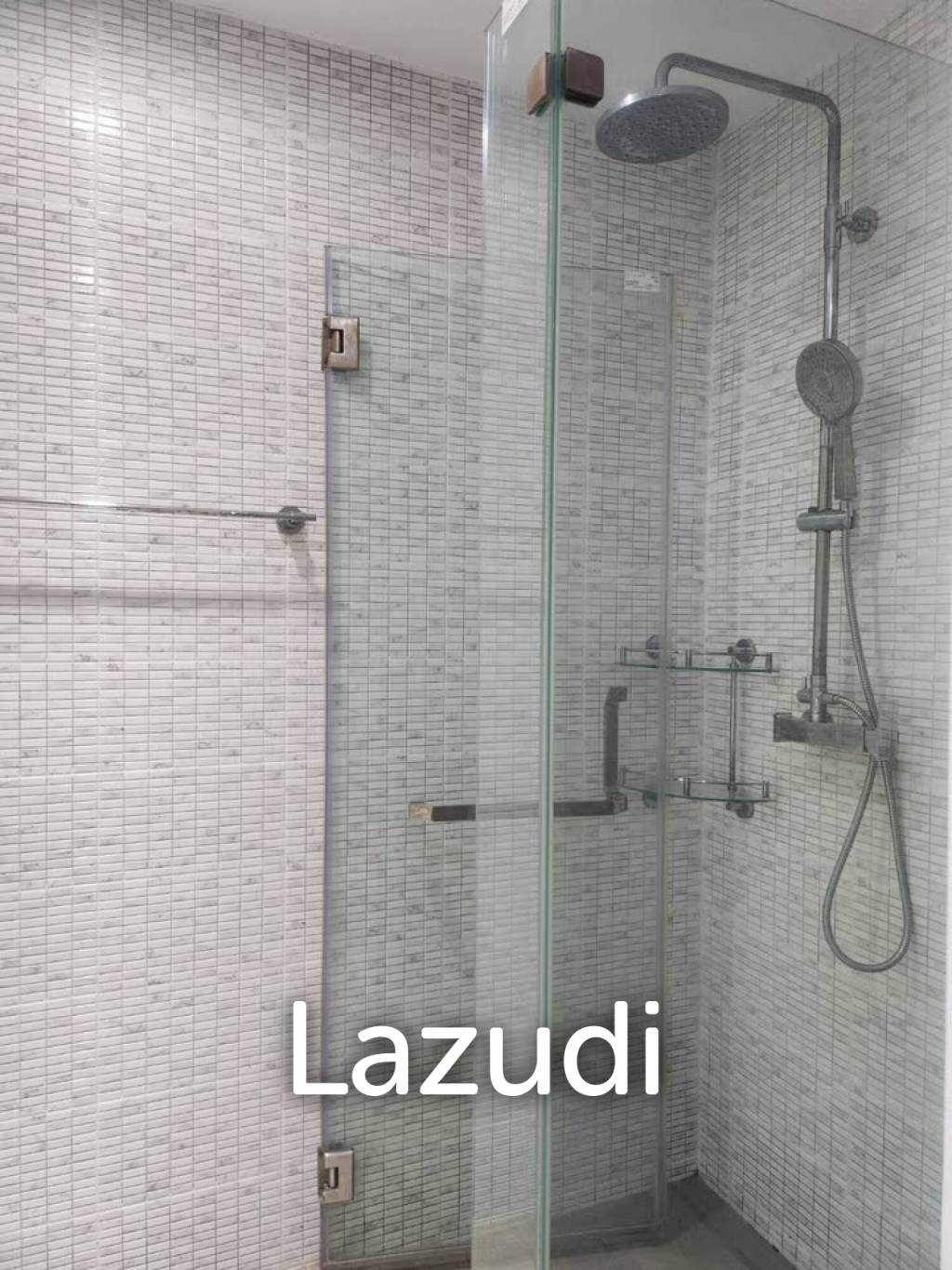 400 sqm townhouse in Chong Nonsi Yan Nawa with pool access