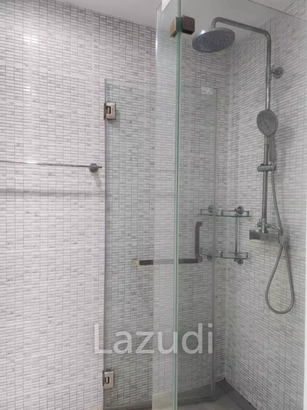 400 sqm townhouse in Chong Nonsi Yan Nawa with pool access