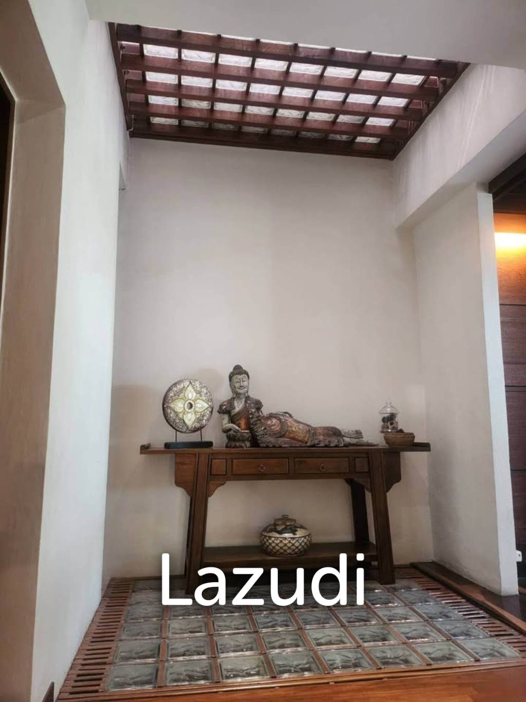 400 sqm townhouse in Chong Nonsi Yan Nawa with pool access
