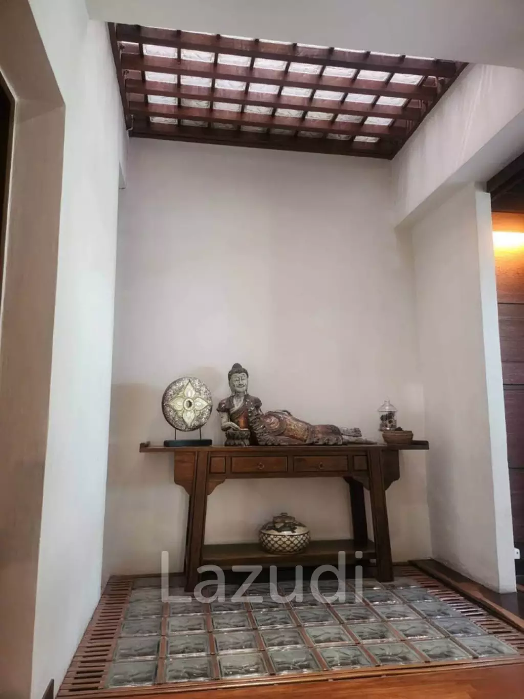 400 sqm townhouse in Chong Nonsi Yan Nawa with pool access