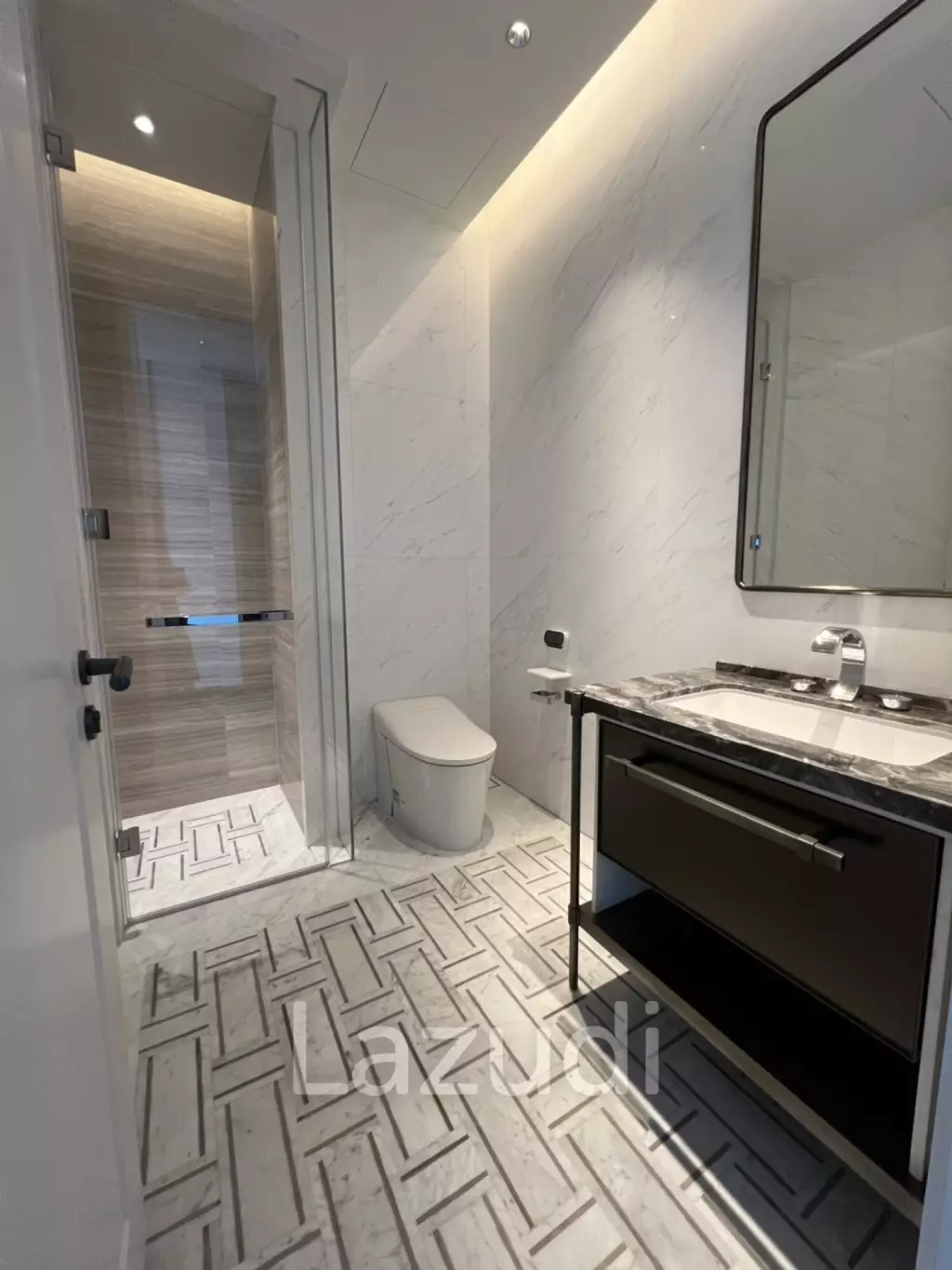 Luxury 3-Bedroom Condo with Stunning City Views for Sale in the Heart of Bangkok