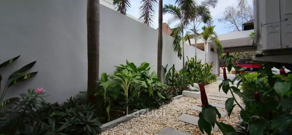 3 Bedroom 3 Bathroom 230 SQ.M. Nagawari Village