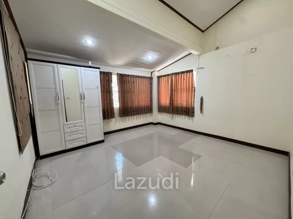 4 Bedroom 4 Bathroom 240 SQ.M. Jomtien Beach Paradise