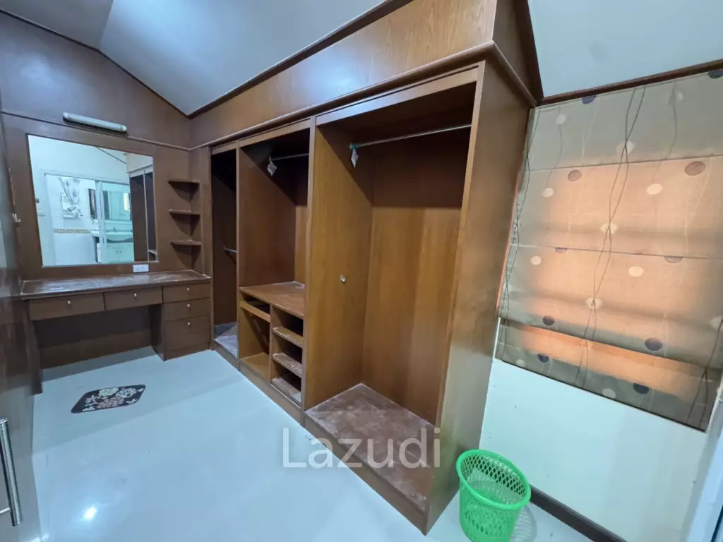 4 Bedroom 4 Bathroom 240 SQ.M. Jomtien Beach Paradise
