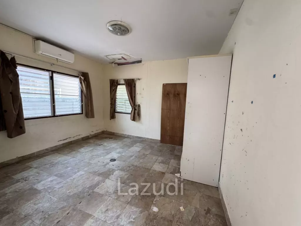 4 Bedroom 4 Bathroom 240 SQ.M. Jomtien Beach Paradise