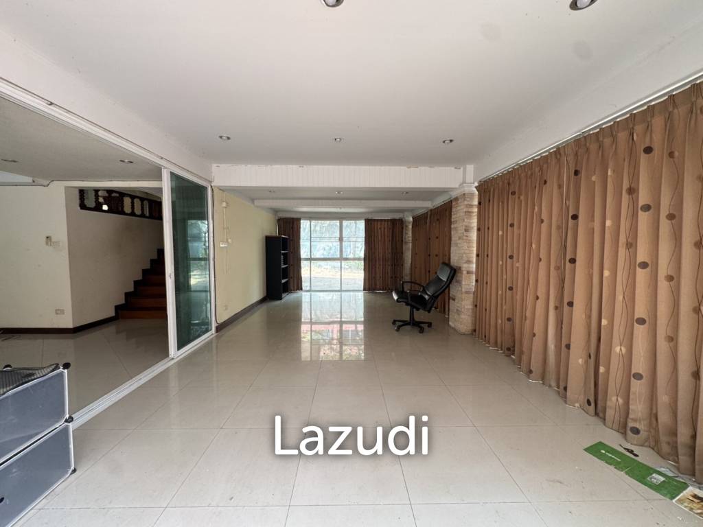 4 Bedroom 4 Bathroom 240 SQ.M. Jomtien Beach Paradise