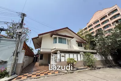 4 Bedroom 4 Bathroom 240 SQ.M. Jomtien Beach Paradise