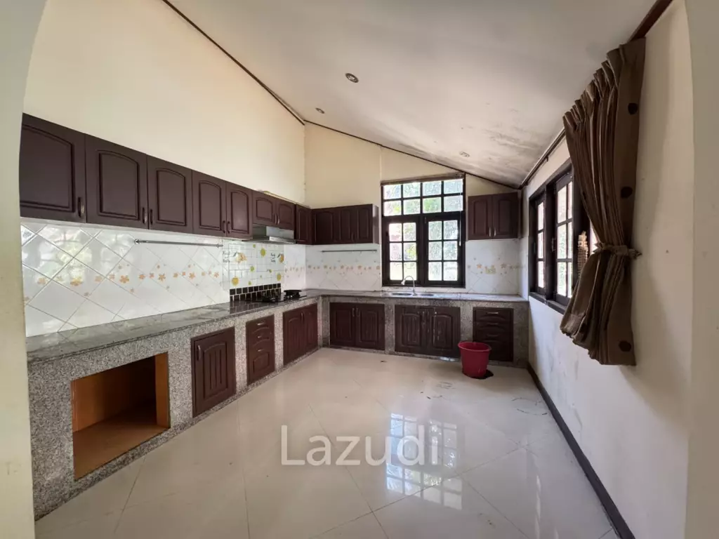 4 Bedroom 4 Bathroom 240 SQ.M. Jomtien Beach Paradise