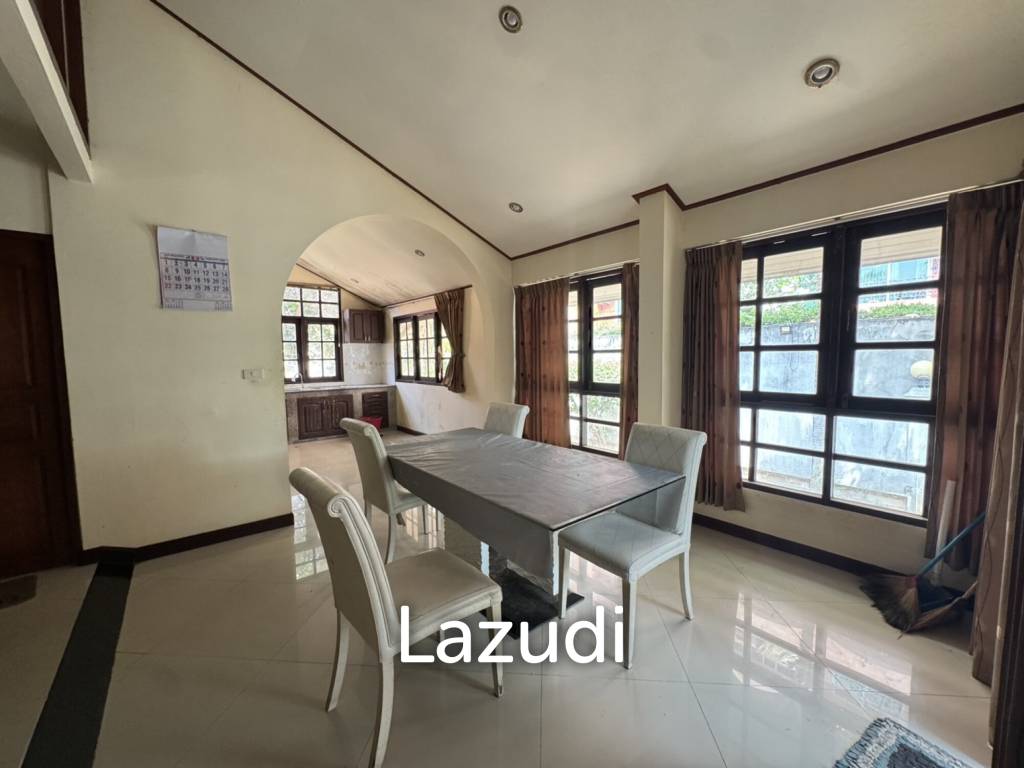 4 Bedroom 4 Bathroom 240 SQ.M. Jomtien Beach Paradise