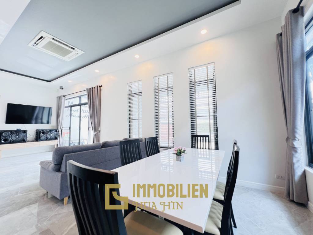 privater Pool / 3 Schlafzimmer + 2 Badezimmer / voll möbliert