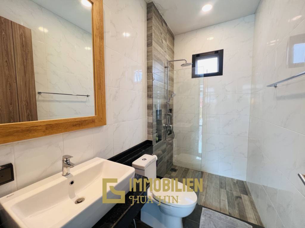 privater Pool / 3 Schlafzimmer + 2 Badezimmer / voll möbliert