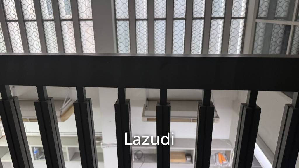 2000 sqm 6-storey corner commercial building in Wat Sommanat Bangkok