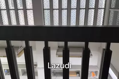 2000 sqm 6-storey corner commercial building in Wat Sommanat Bangkok