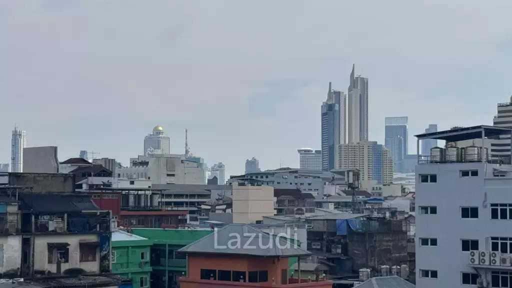 2000 sqm 6-storey corner commercial building in Wat Sommanat Bangkok