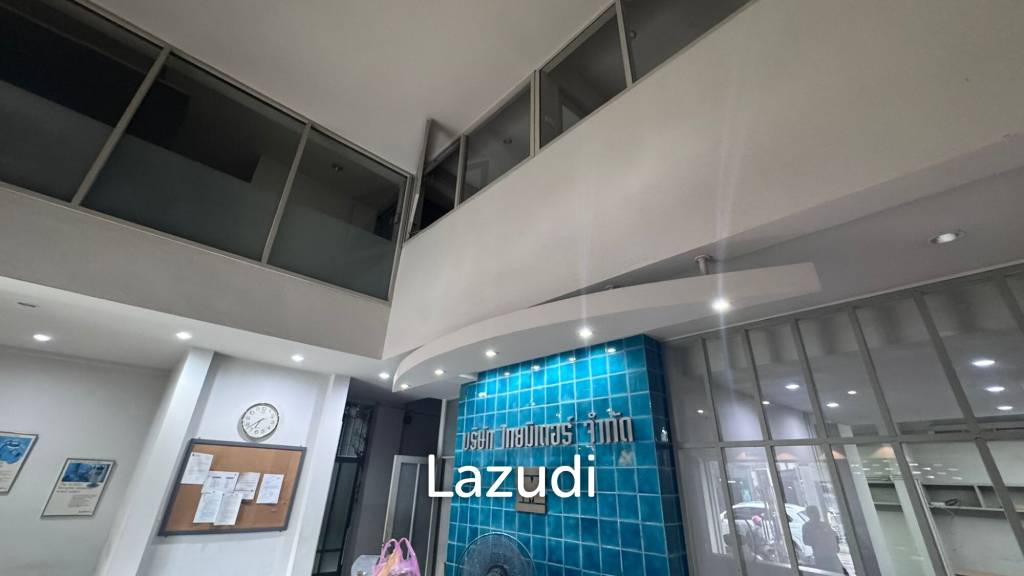 2000 sqm 6-storey corner commercial building in Wat Sommanat Bangkok