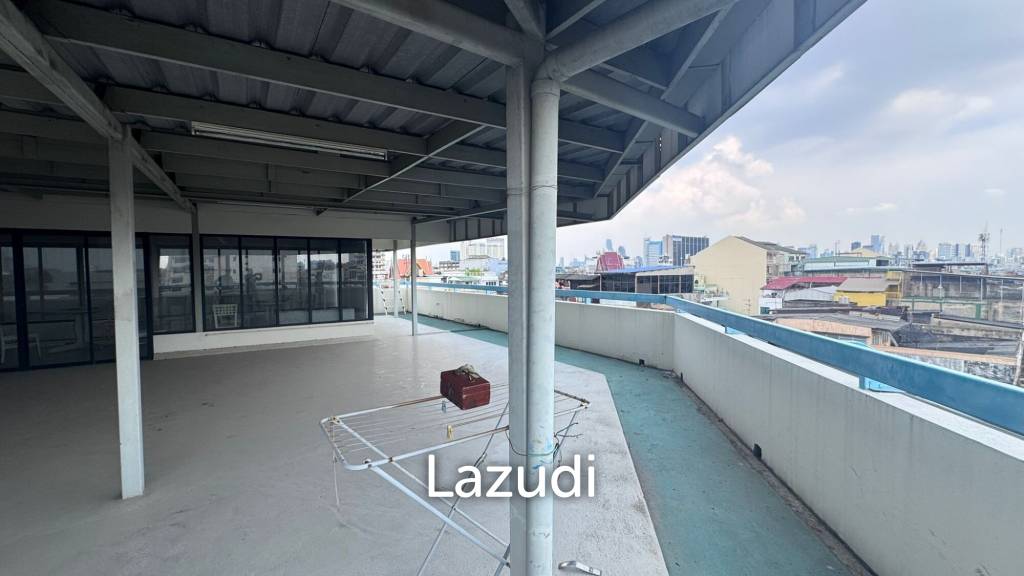 2000 sqm 6-storey corner commercial building in Wat Sommanat Bangkok