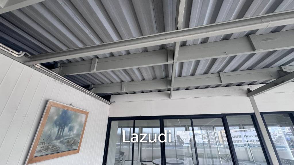 2000 sqm 6-storey corner commercial building in Wat Sommanat Bangkok