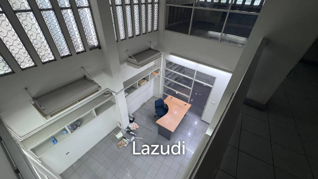 2000 sqm 6-storey corner commercial building in Wat Sommanat Bangkok