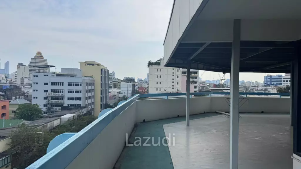 2000 sqm 6-storey corner commercial building in Wat Sommanat Bangkok