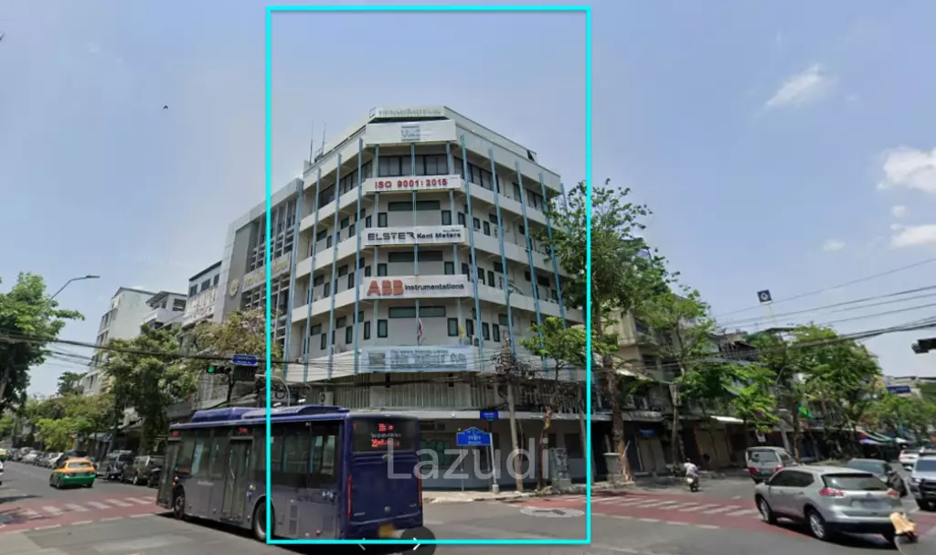 2000 sqm 6-storey corner commercial building in Wat Sommanat Bangkok