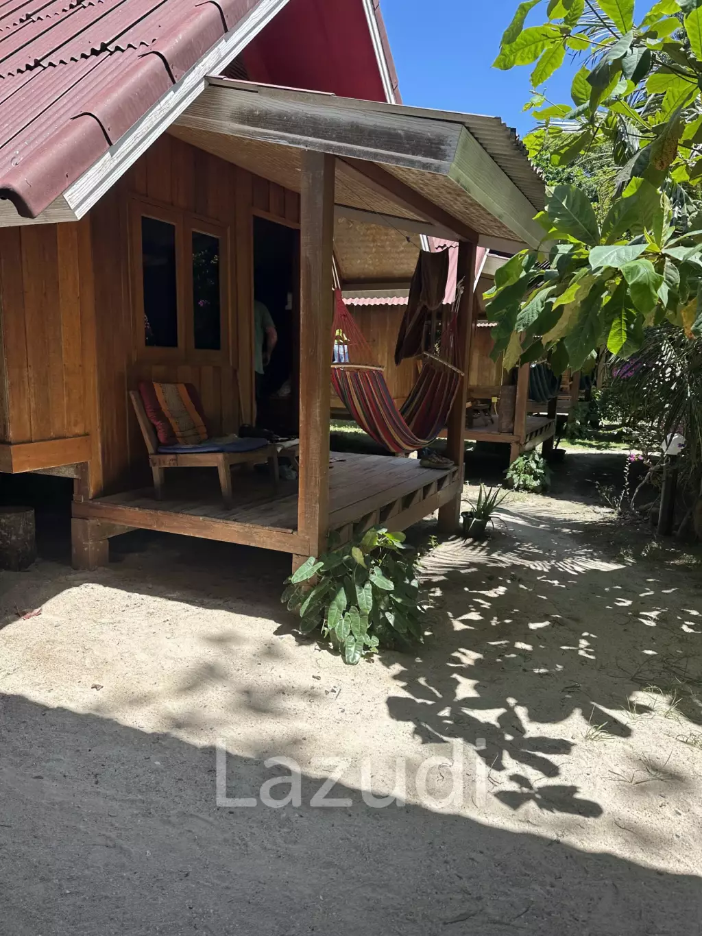 Beachfront Resort – 17 Bungalows – Tong Sala