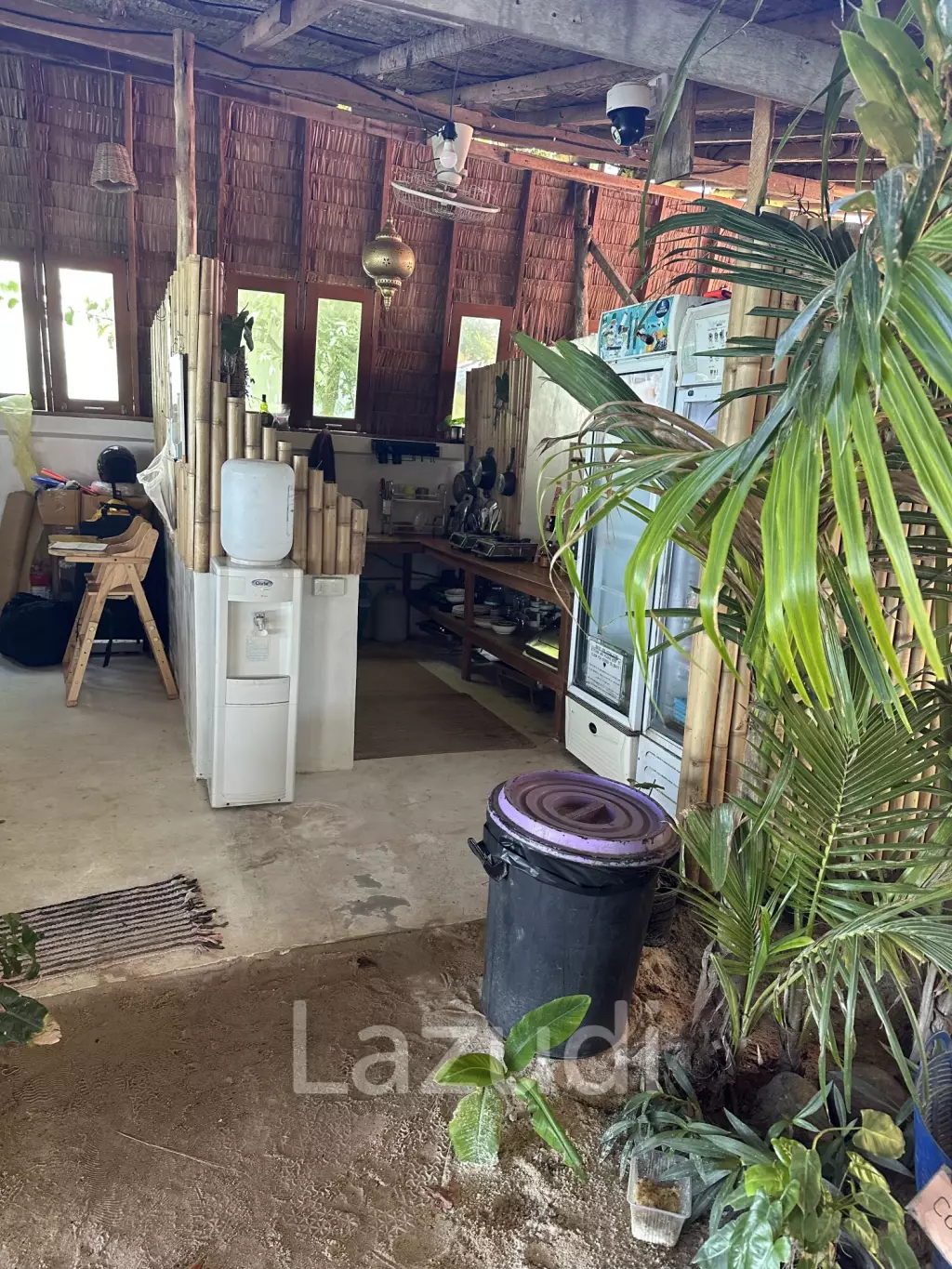 Beachfront Resort – 17 Bungalows – Tong Sala