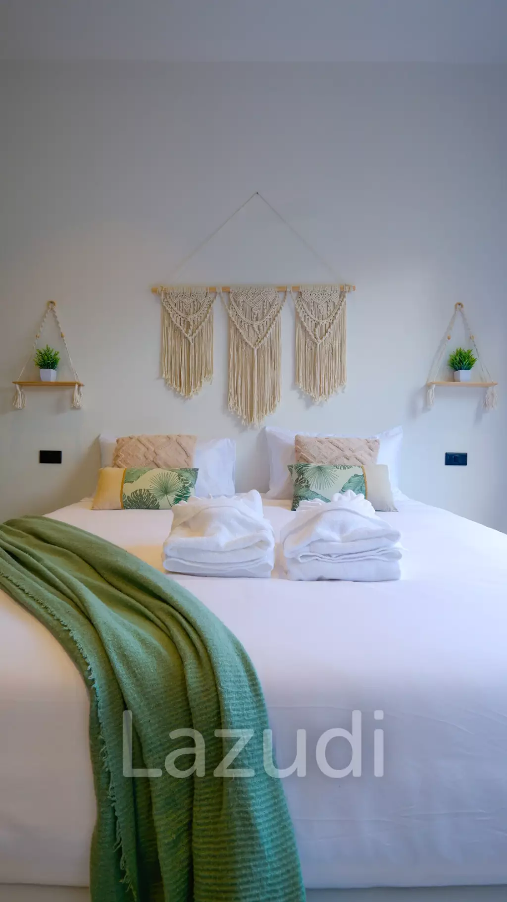 Contemporary 3-Bedroom Pool Villa – Next to Santiburi Golf