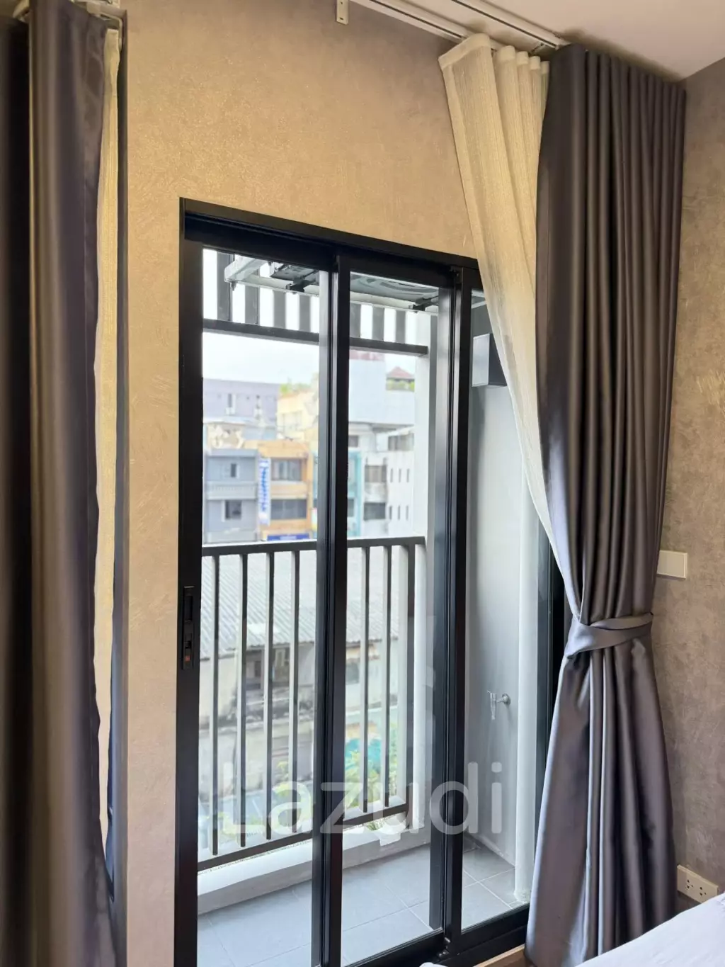 26 sqm modern 1 bedroom condo SOHO Bangkok Ratchada Huai Khwang