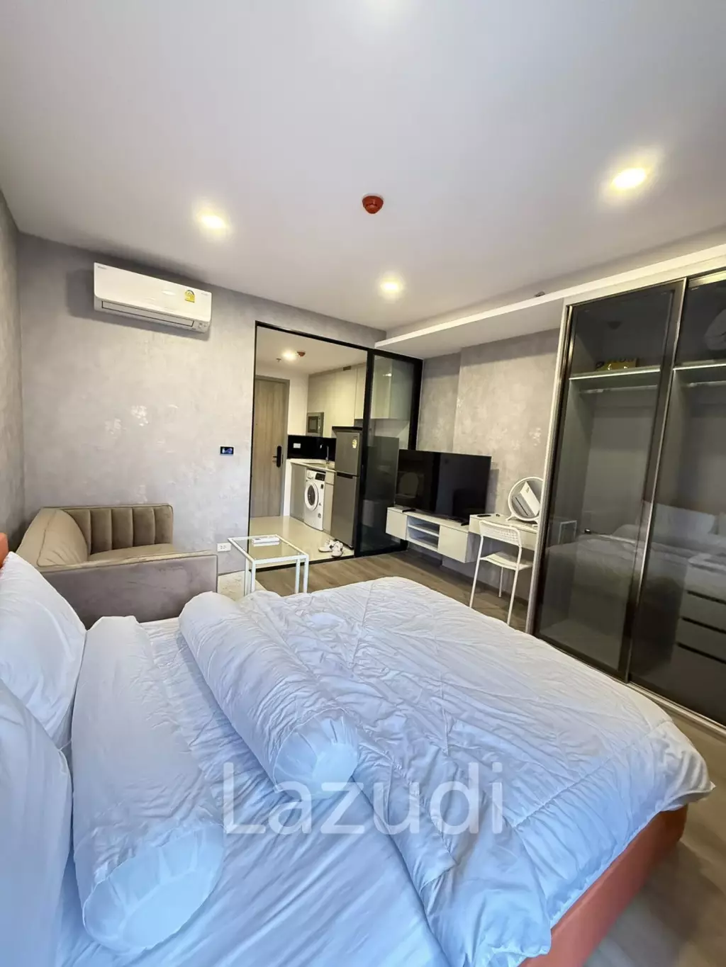 26 sqm modern 1 bedroom condo SOHO Bangkok Ratchada Huai Khwang