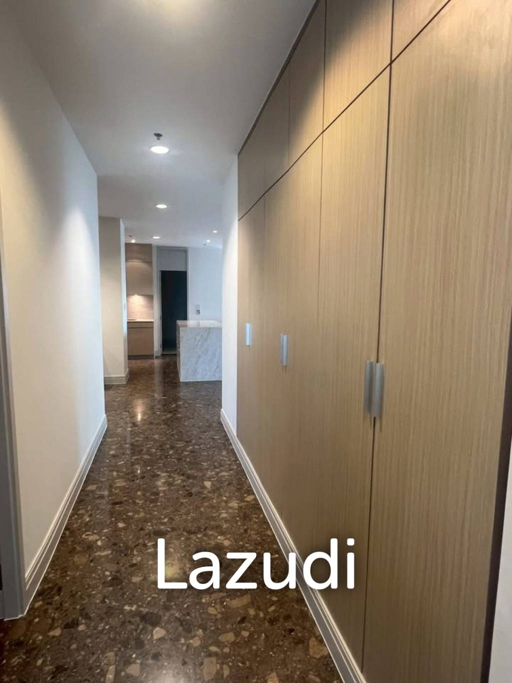 220 sqm 3-Bed Condo at Royal Residence Park Lumpini Bangkok