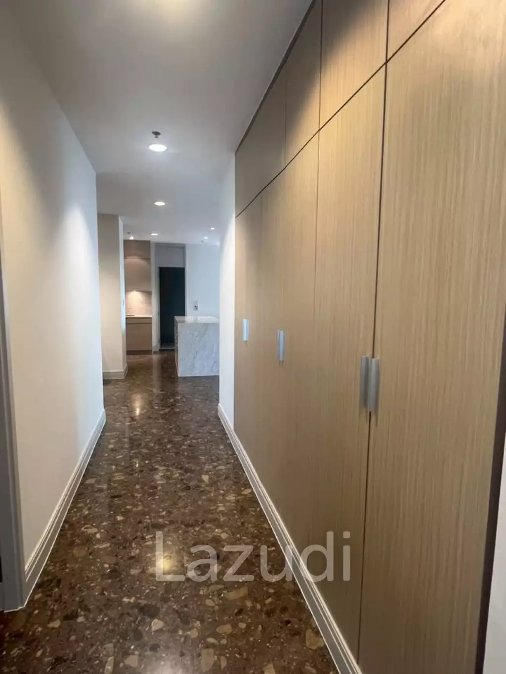 220 sqm 3-Bed Condo at Royal Residence Park Lumpini Bangkok