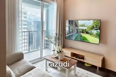 High-Floor 55 sqm 2-Bed Condo at The Saint Residences Chatuchak Bangkok