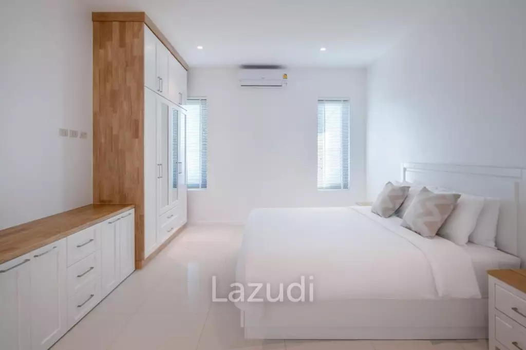 PARKLAND VILLA :  Stunning 4 Bed Pool villa