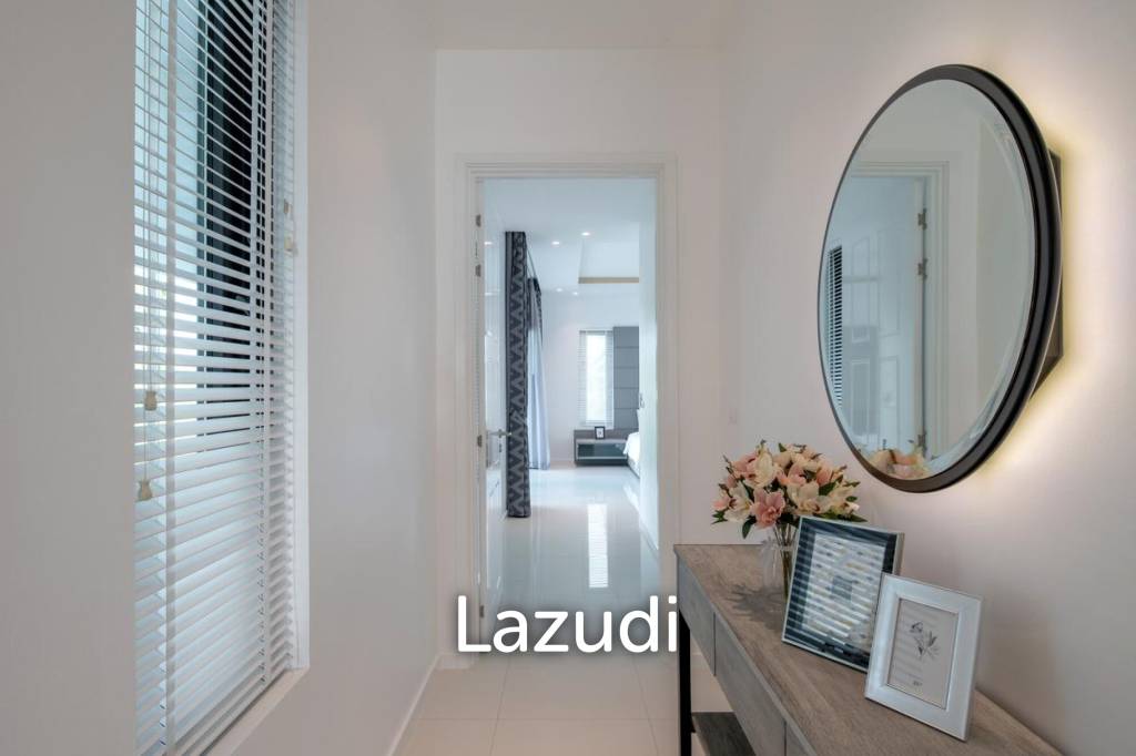 PARKLAND VILLA :  Stunning 4 Bed Pool villa