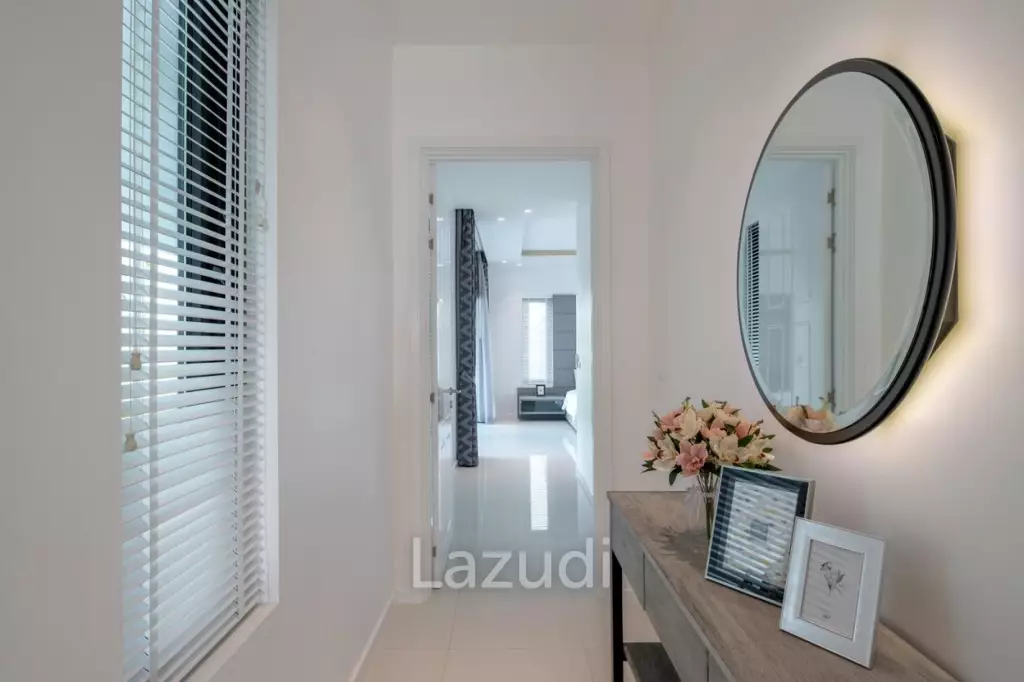 PARKLAND VILLA :  Stunning 4 Bed Pool villa