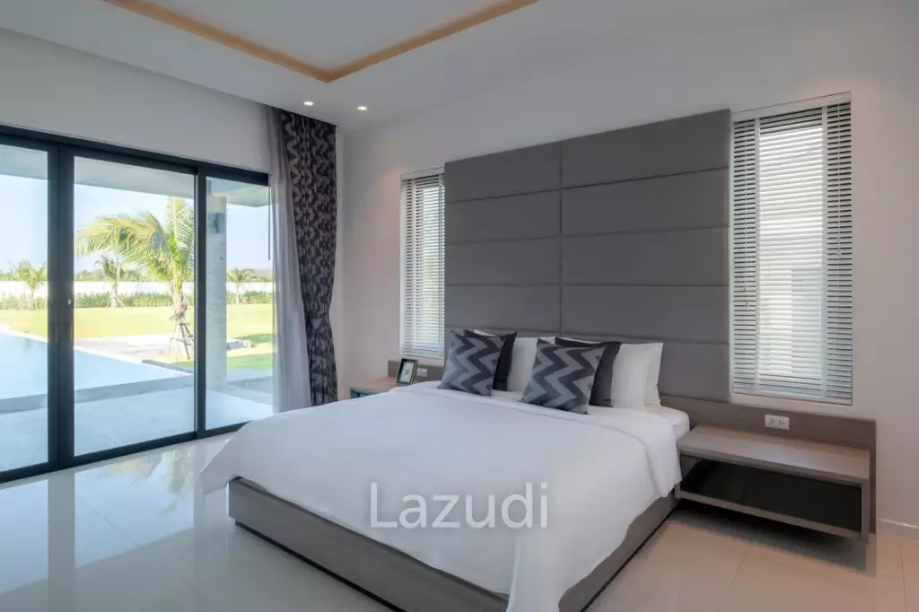 PARKLAND VILLA :  Stunning 4 Bed Pool villa