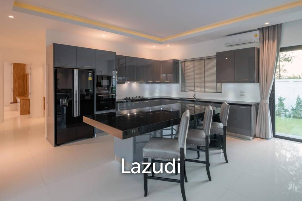 PARKLAND VILLA :  Stunning 4 Bed Pool villa