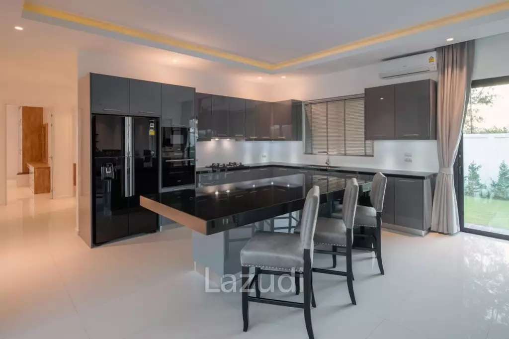 PARKLAND VILLA :  Stunning 4 Bed Pool villa